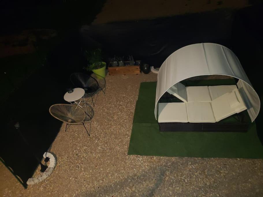 Bulles Etoilees Appartement Avec Jacuzzi Prive Montrevel-en-Bresse Dış mekan fotoğraf