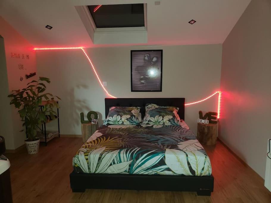Bulles Etoilees Appartement Avec Jacuzzi Prive Montrevel-en-Bresse Dış mekan fotoğraf